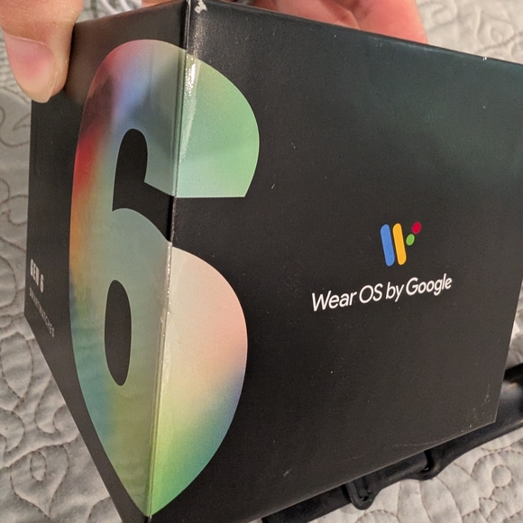 Fossil Gen 6 Julianna Gunmetal & Rose Gold WearOS Smartwatch - Picture 3 of 5